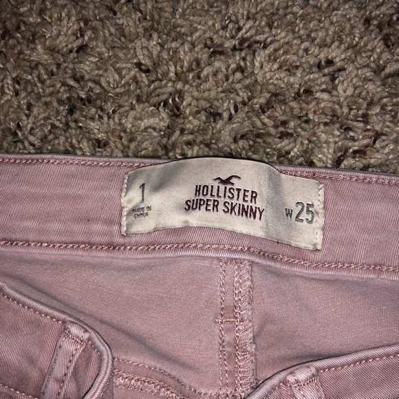 Pink Hollister Jeans with rips - Picture 5 of 5